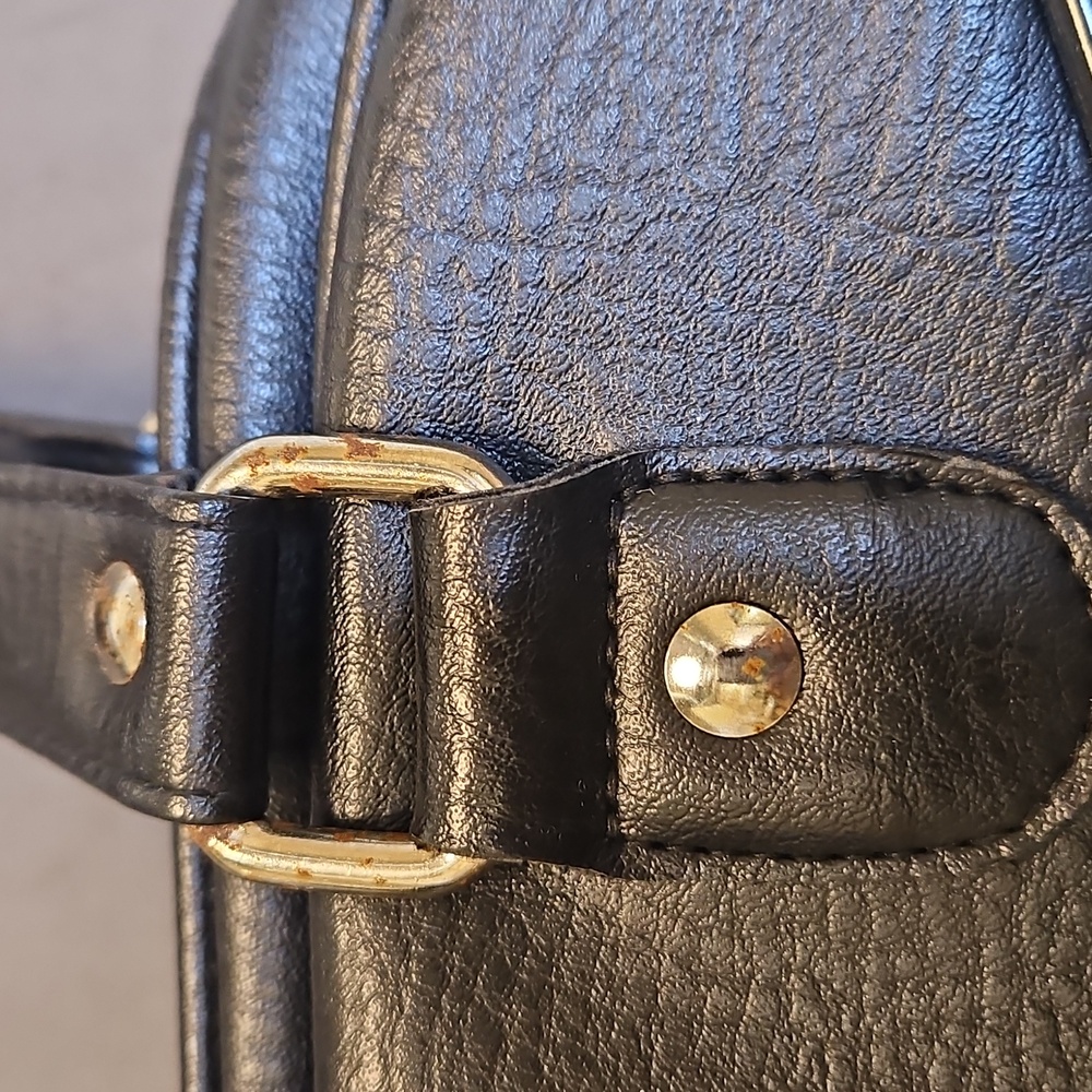 Women's Shoulder bag Purse With Retro Classic Car Design - Picture 11 of 16